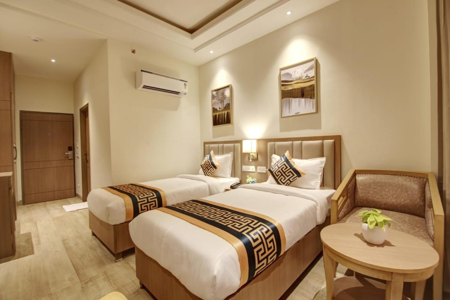 Hotel Grand Aerotech New Delhi Extérieur photo